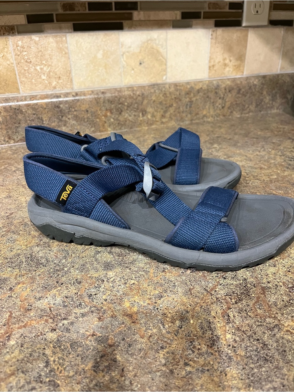 Teva Hurricane XLT2 Men’s 9 Navy Blue Hiking Sport Sandals Outdoor Vacation